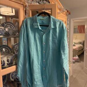 Tommy Bahama Sea Glass Breezer Button down